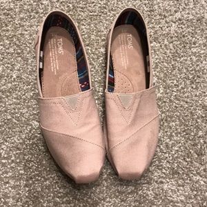 Tan Toms shoes